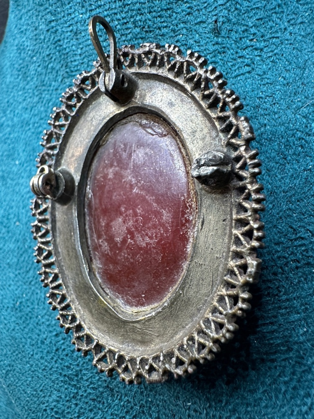 Celluloid Bakelite Back Vintage Cameo Pendant - Picture 5 of 10